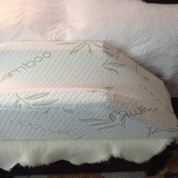 BAMBOO Leg therapy, Ortho wedge with Divot; Deluxe Comfort. Orthopedic Recovery - Picture 2 of 4